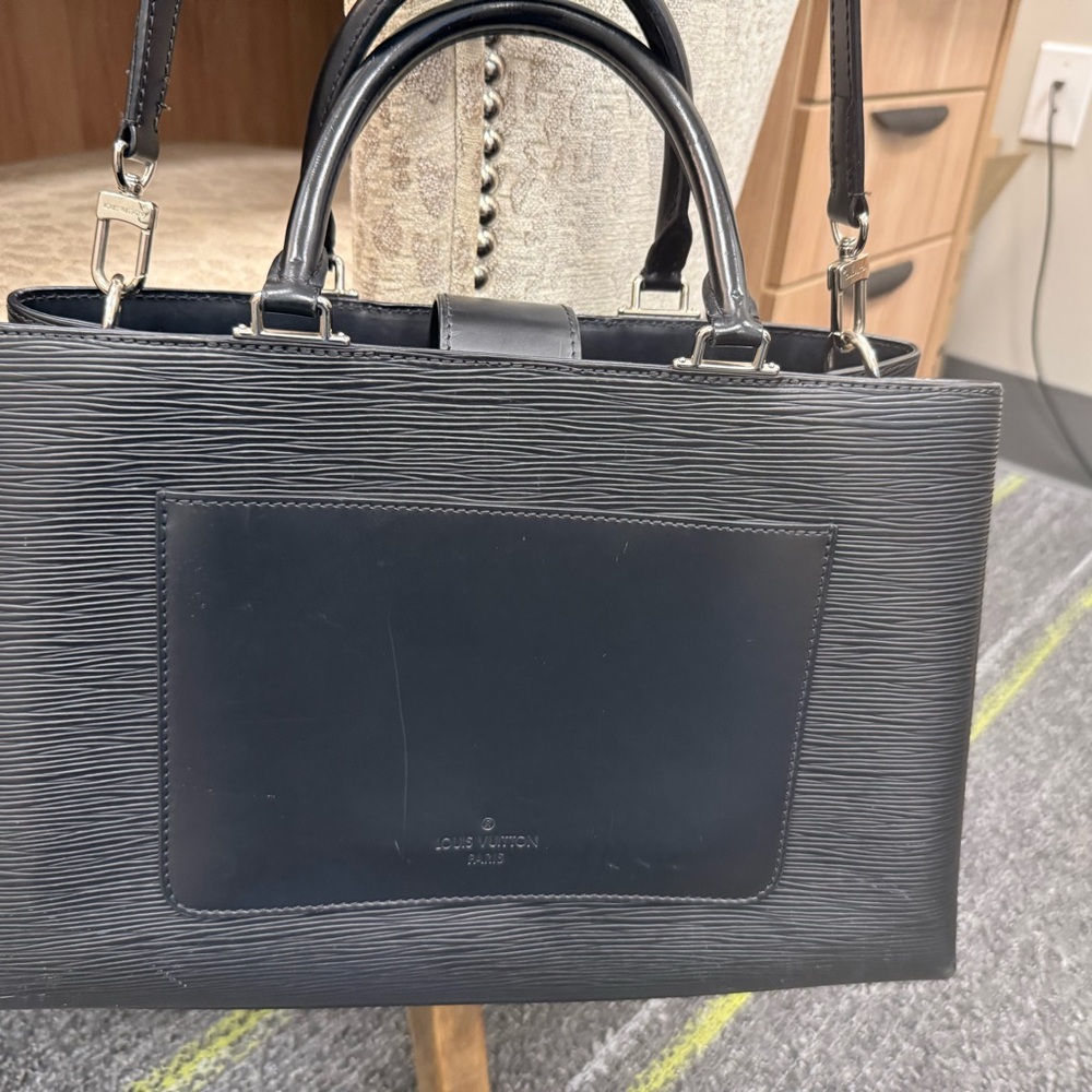 Louis Vuitton Black Epi Leather Kleber MM - Picture 2 of 15
